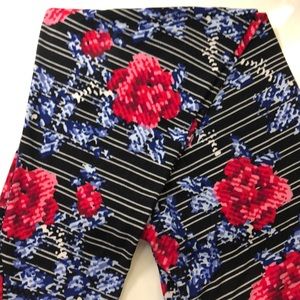 LuLaRoe Tall & Curvy Leggings
